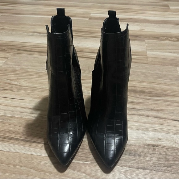 JustFab faux leather heel booties size 8 - Picture 3 of 7